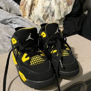 Jordan 4 “thunder”